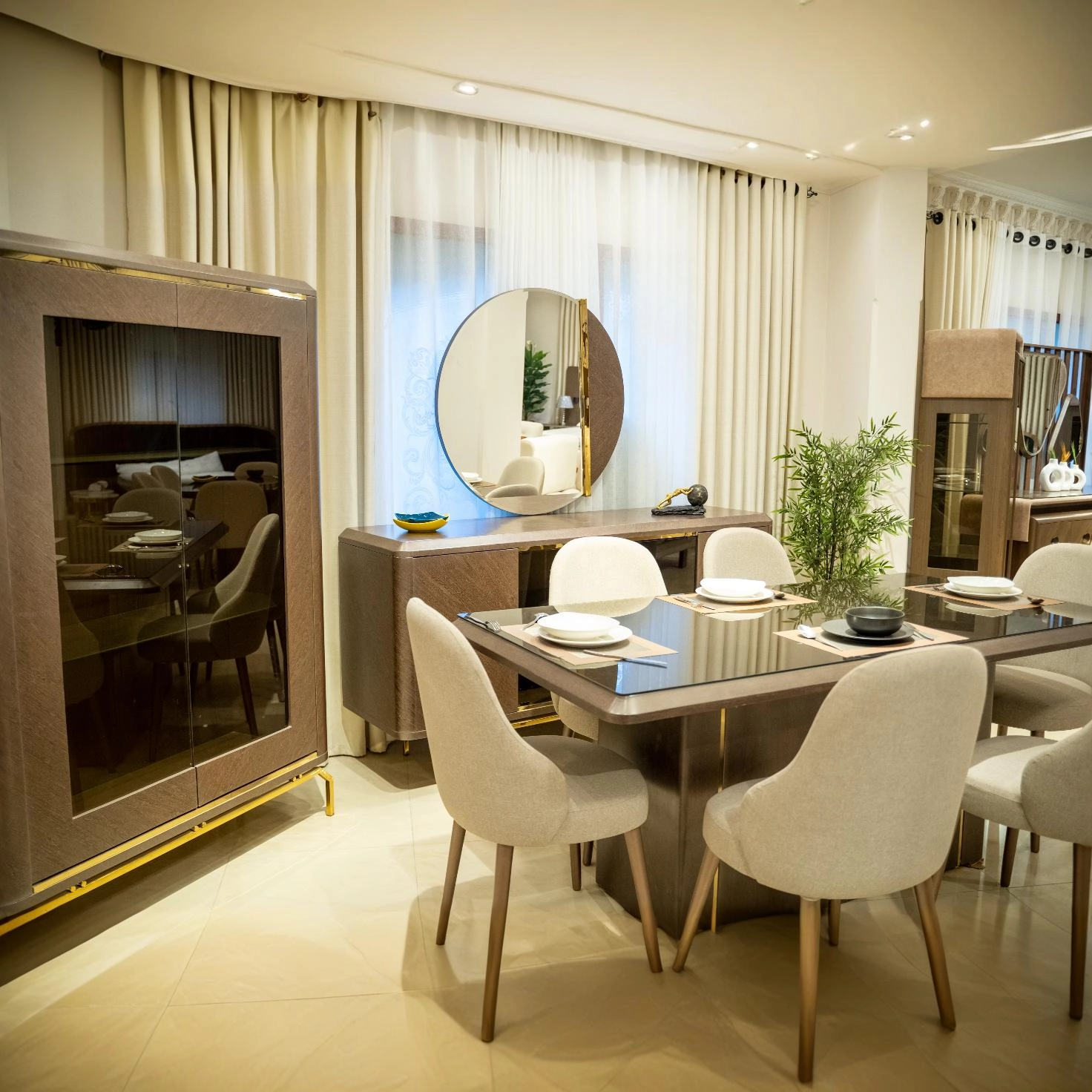 freepik__expand__37948 غرفة سفرة دالاس - الصورة 1